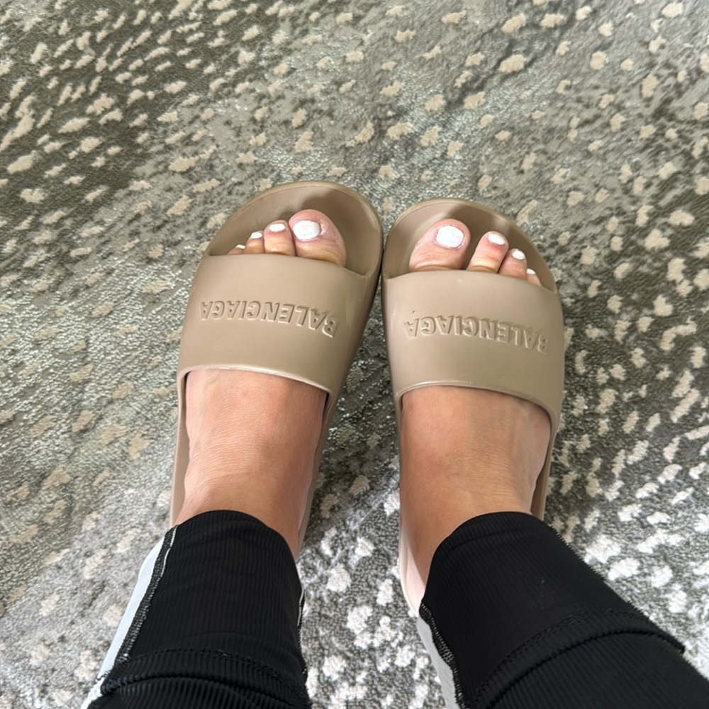 Balenciaga Chunky Slide size 7